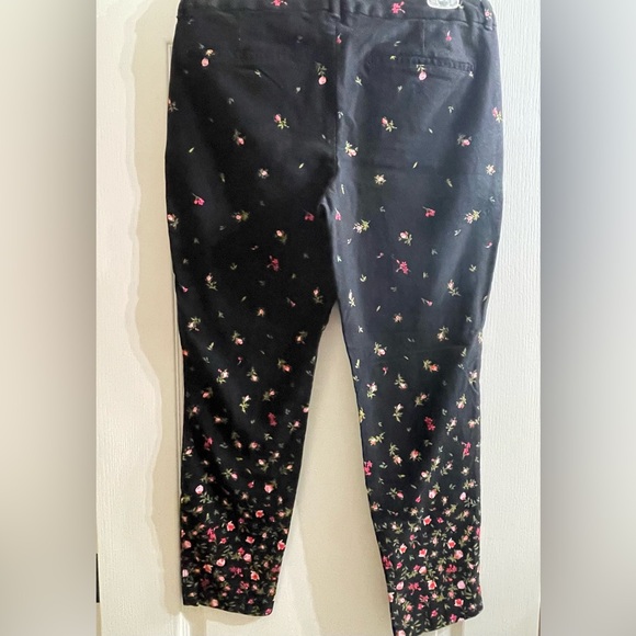 Old Navy Pixie mid rise work pants black pink flowers pockets floral Sz 14 - Picture 2 of 5